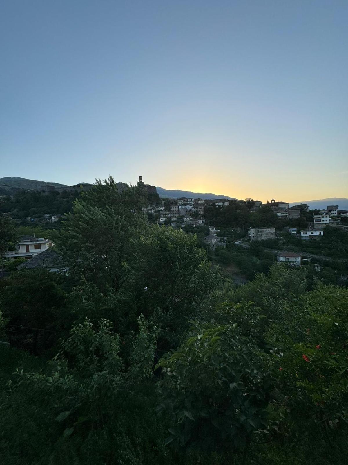 Guest House Argjiro Castle Gjirokaster Luaran gambar