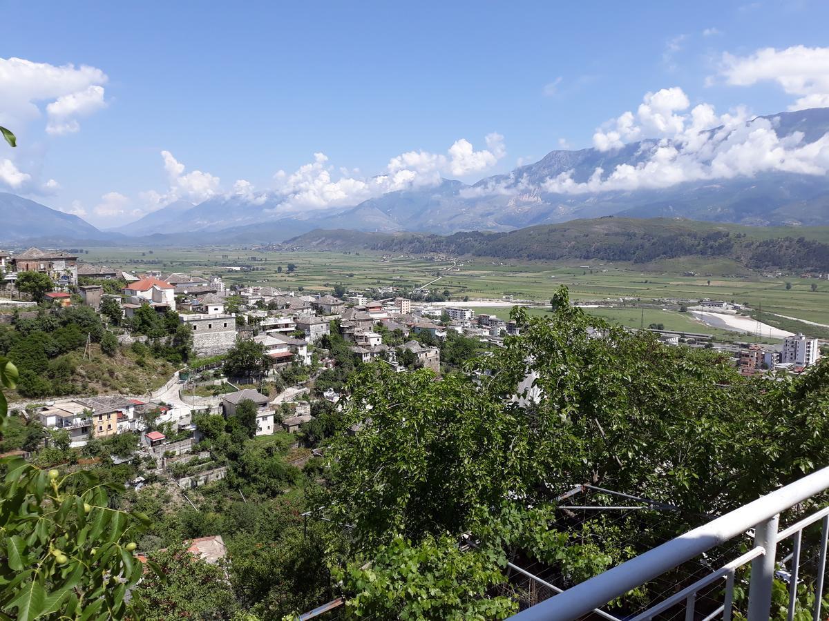 Guest House Argjiro Castle Gjirokaster Luaran gambar